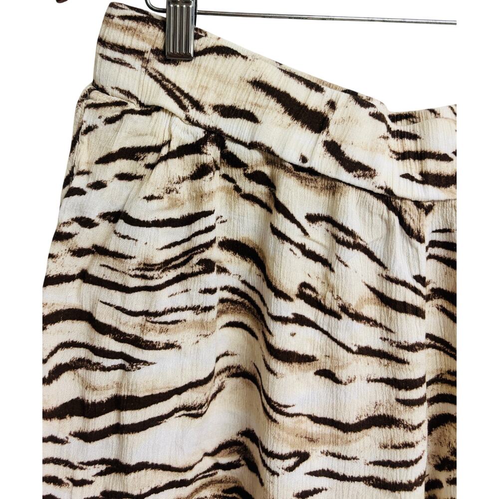INC International Concepts Animal Print Shorts Tie Waist Elastic XL Brown  EUC - Picture 2 of 8